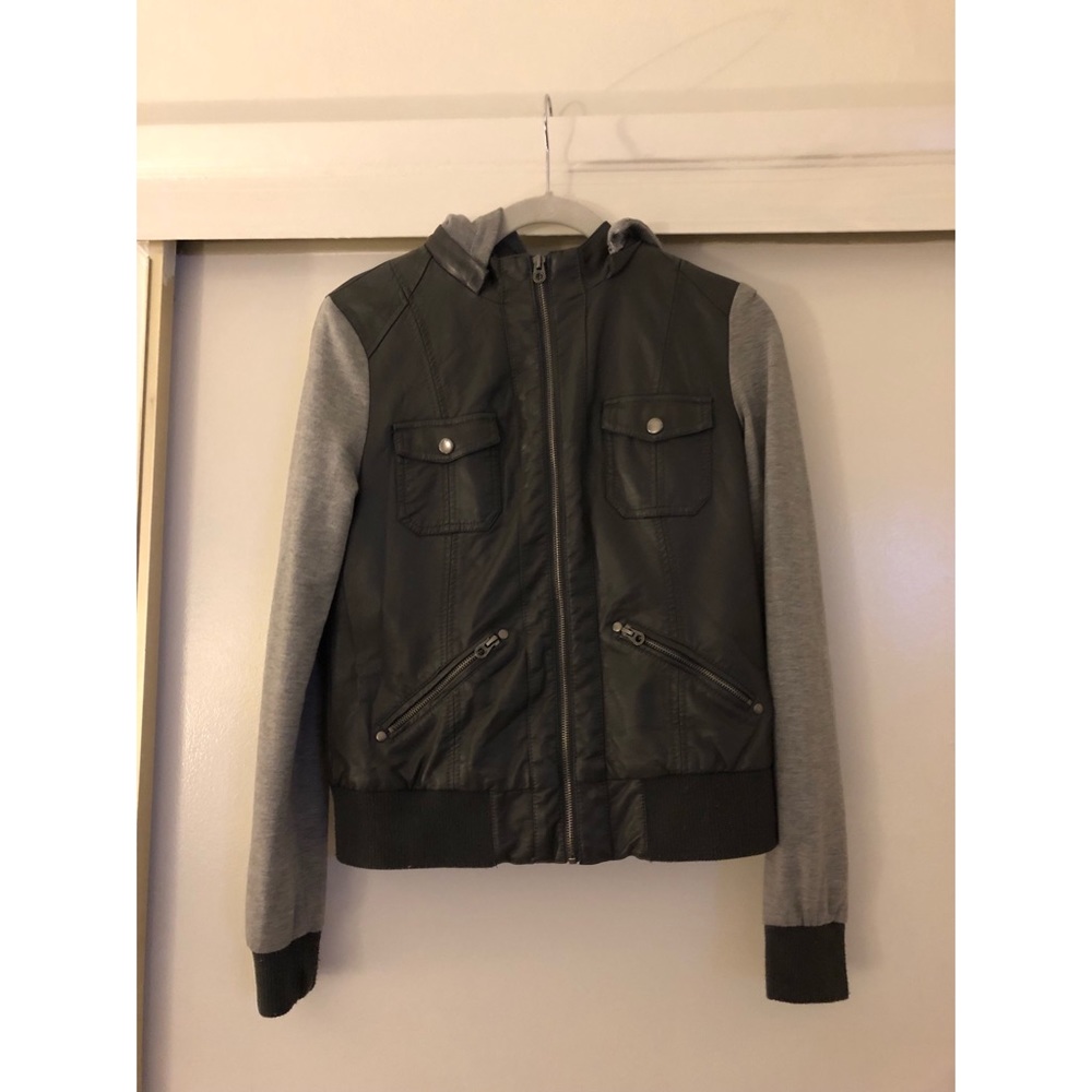 Women’s M Bomber Jacket